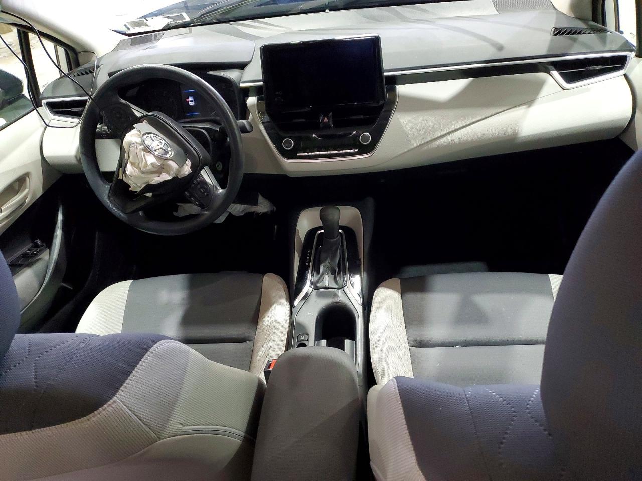 2024 TOYOTA COROLLA LE photo 8