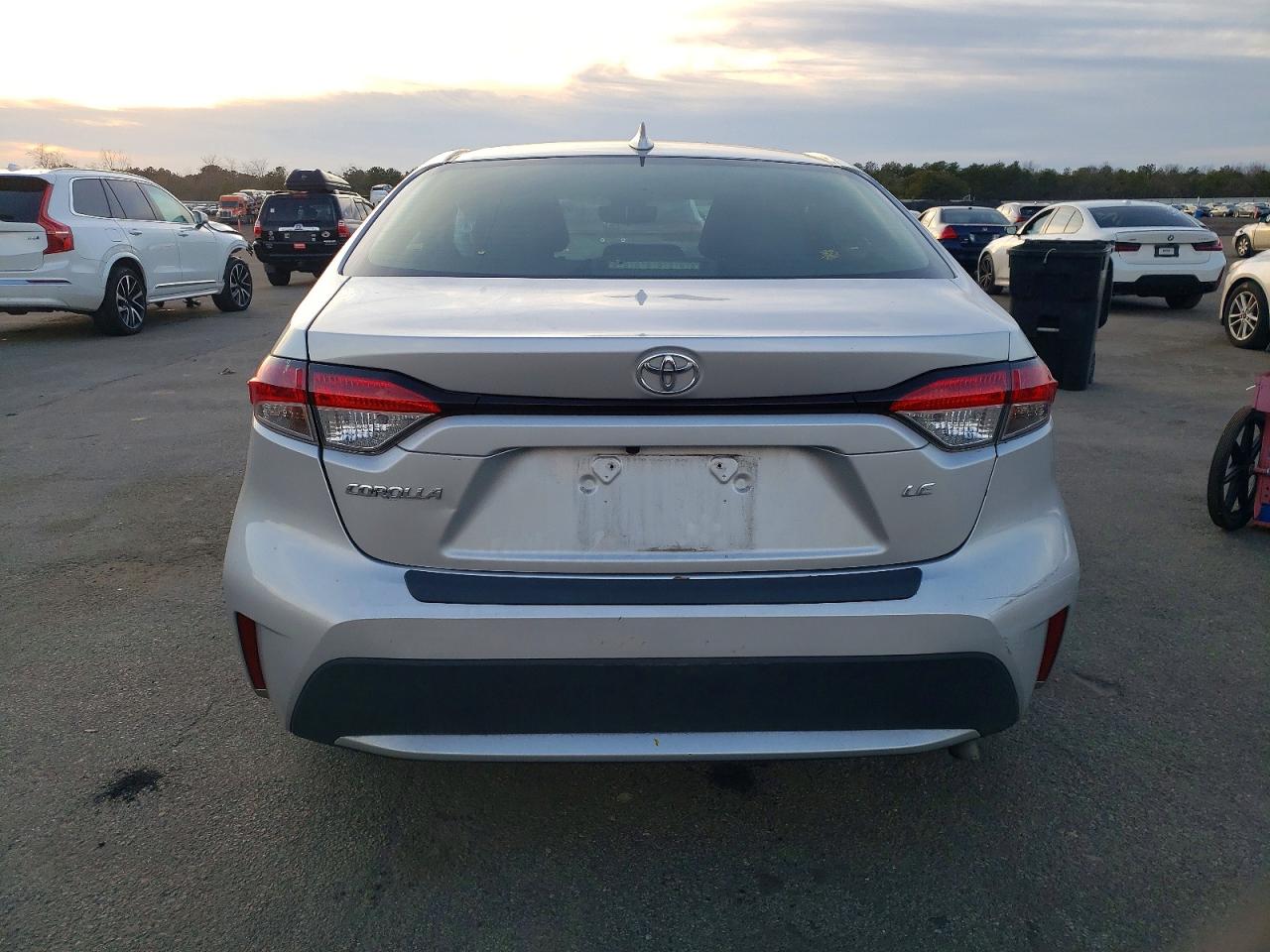 2021 TOYOTA COROLLA LE photo 16