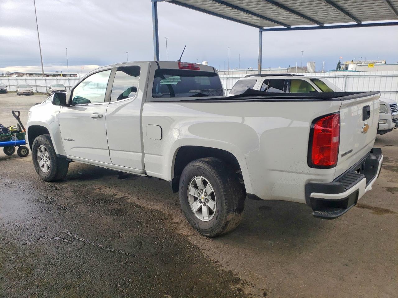 2019 CHEVROLET COLORADO photo 2