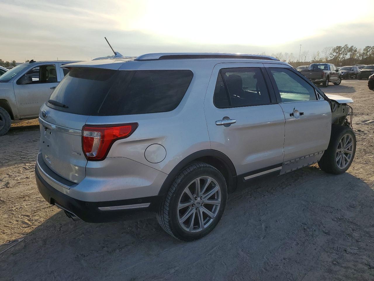 2018 FORD EXPLORER PLATINUM photo 7