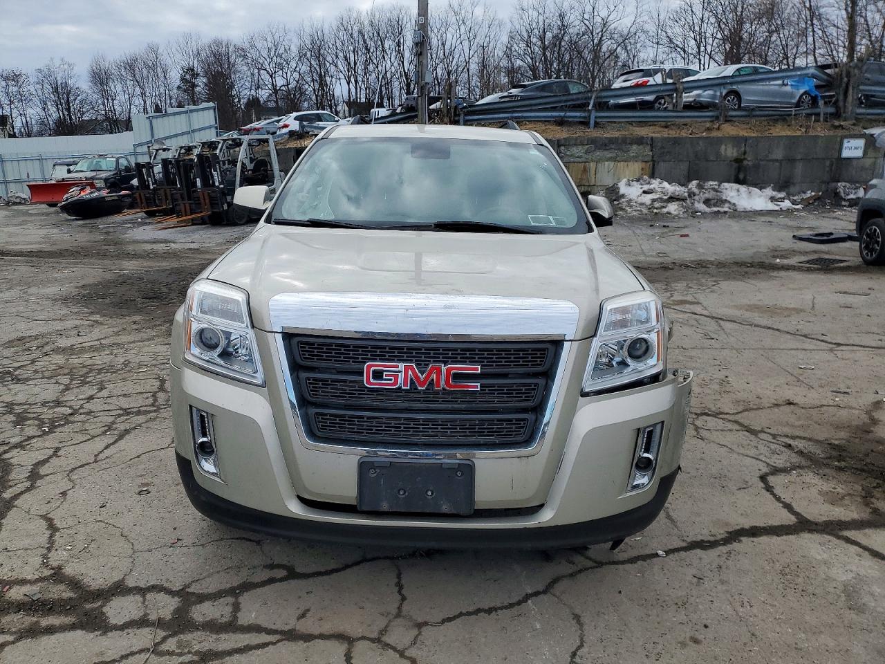 2015 GMC TERRAIN SLE photo 5