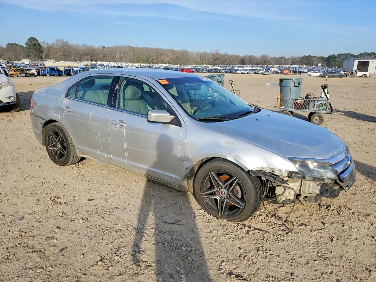 2011 FORD FUSION SE photo 4