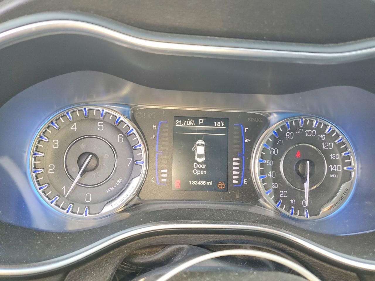 2015 CHRYSLER 200 LIMITED photo 9
