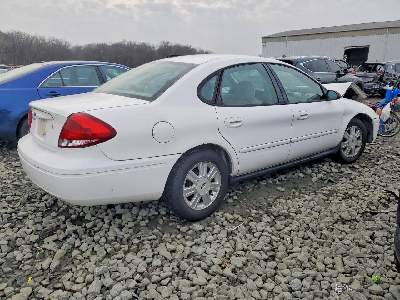 2005 FORD TAURUS SEL photo 3