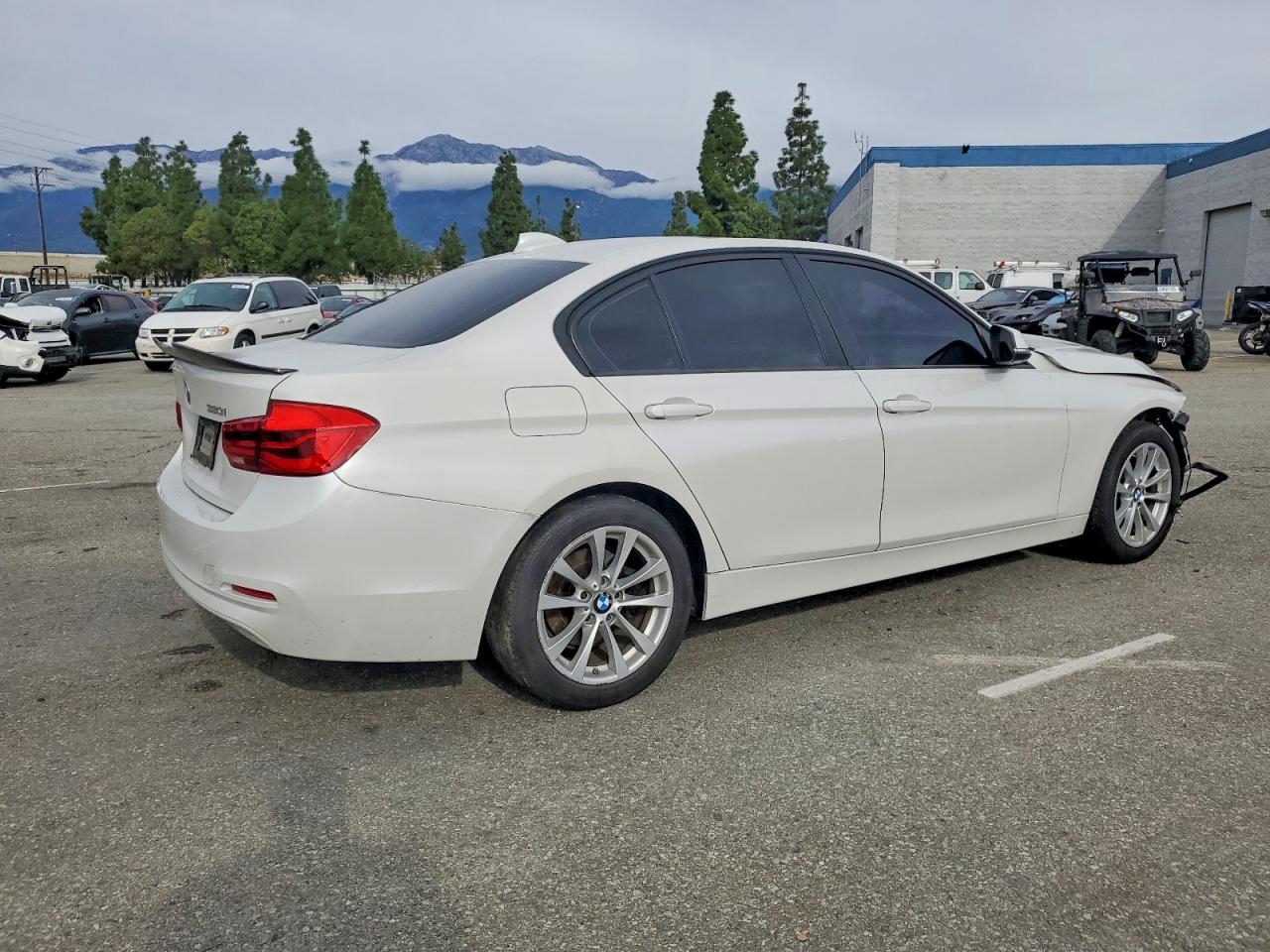 2017 BMW 320 I photo 3