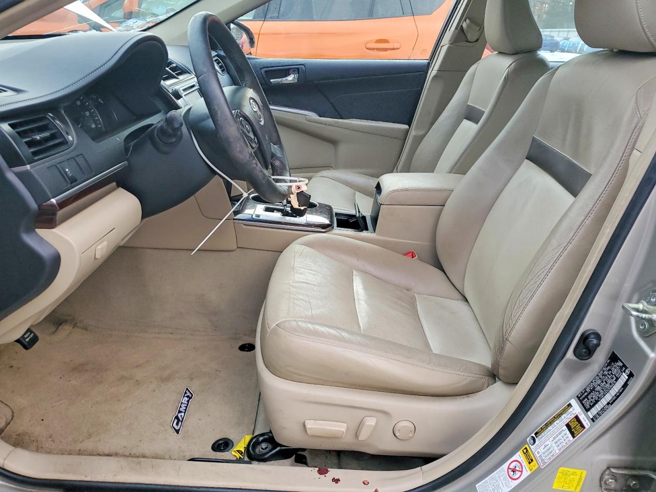 2014 TOYOTA CAMRY L photo 13