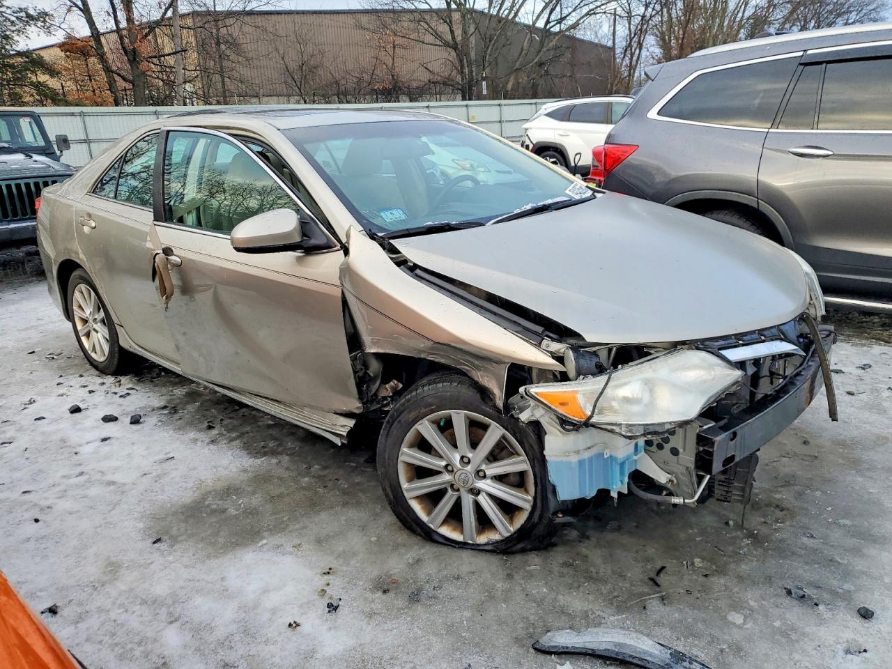 2014 TOYOTA CAMRY L photo 7