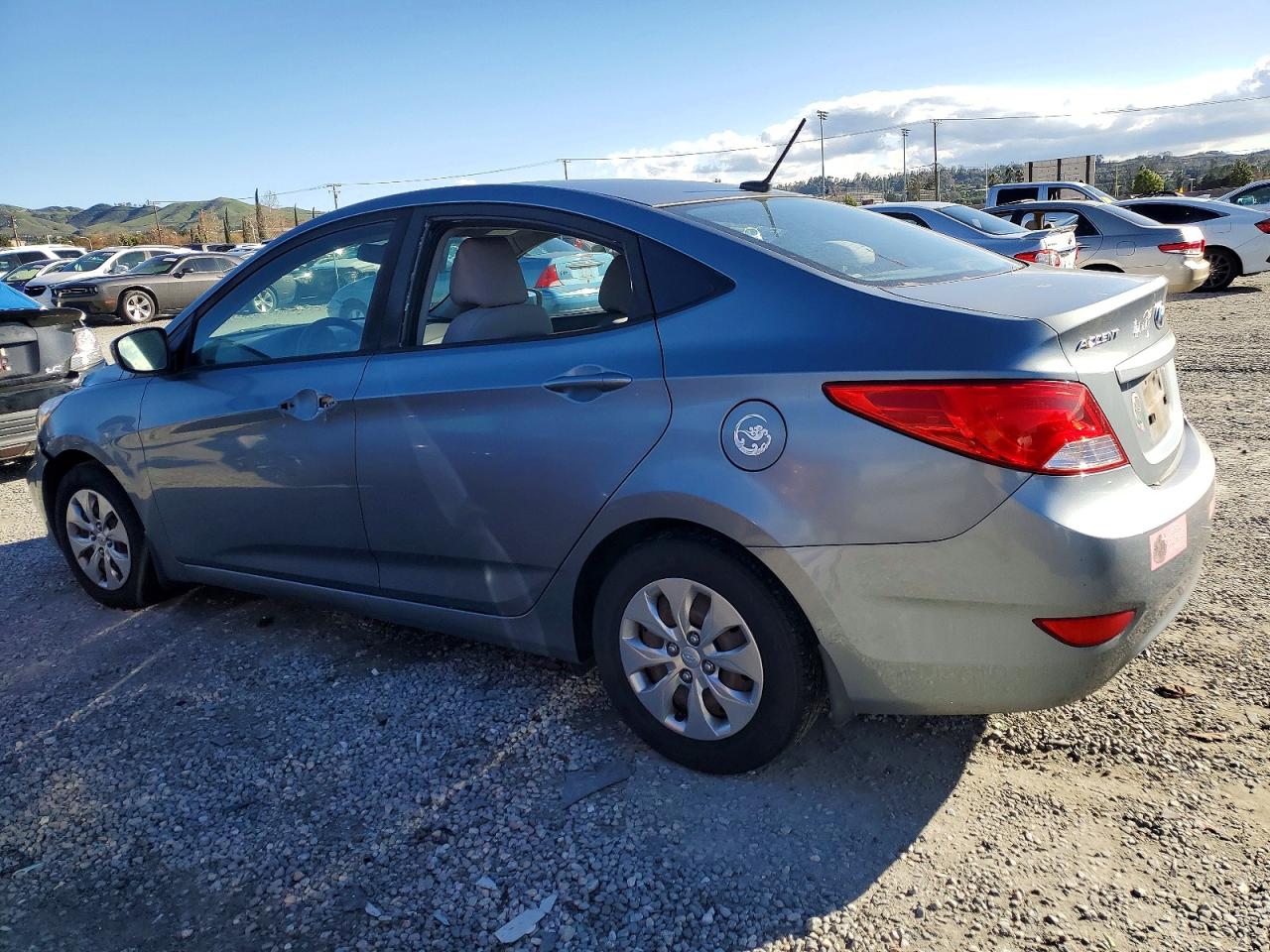 2017 HYUNDAI ACCENT SE photo 2