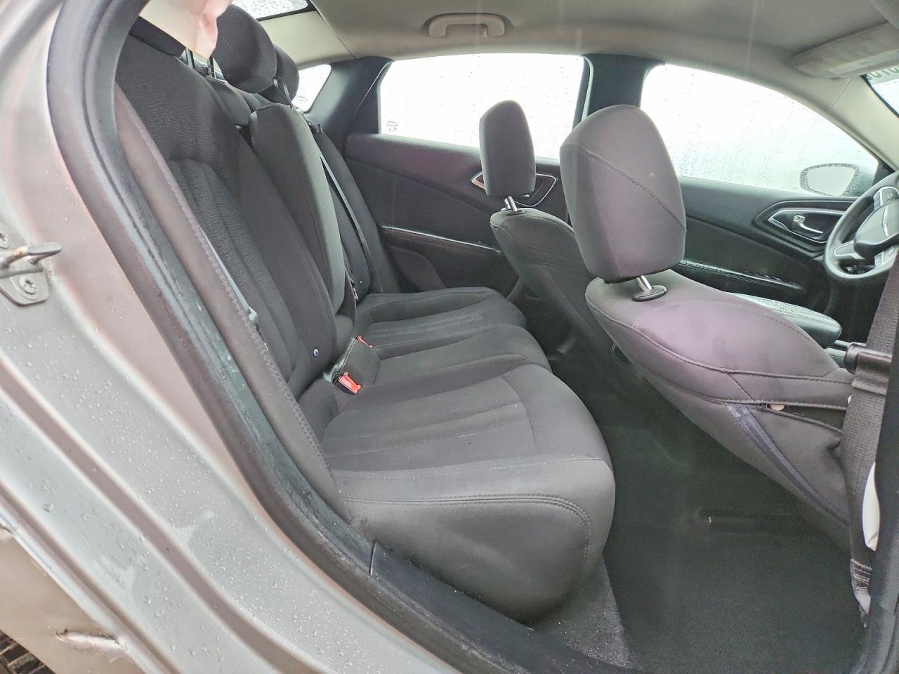 2015 CHRYSLER 200 LIMITED photo 10