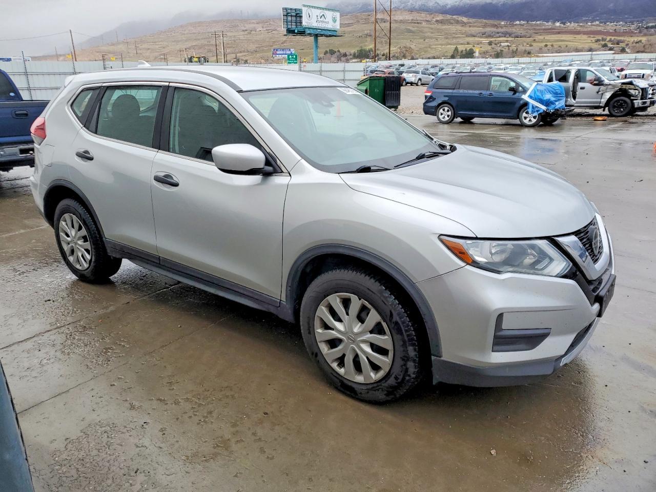 2020 NISSAN ROGUE S photo 4