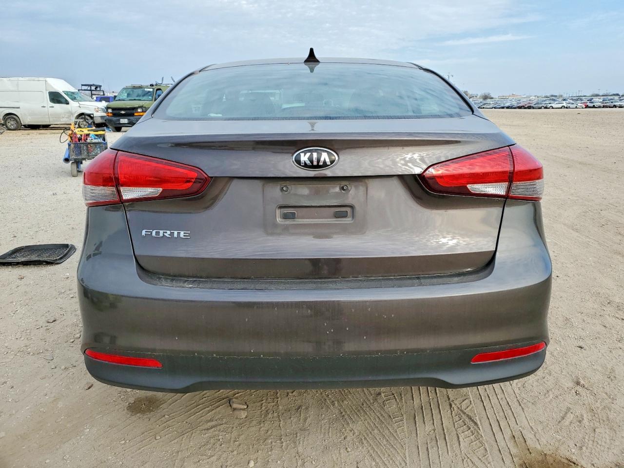 2018 KIA FORTE LX photo 6