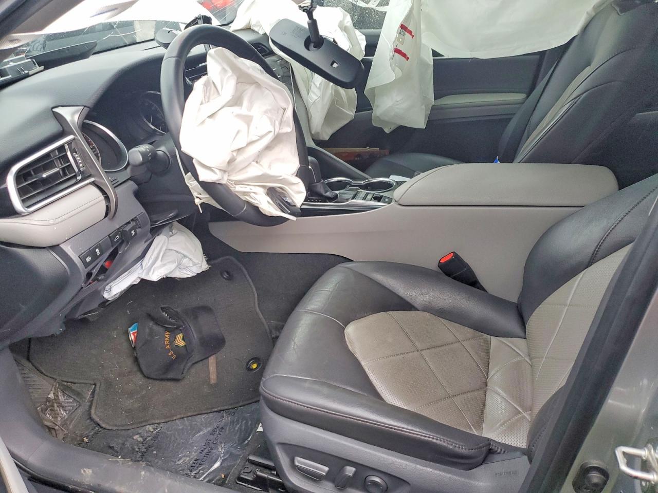 2018 TOYOTA CAMRY L photo 7