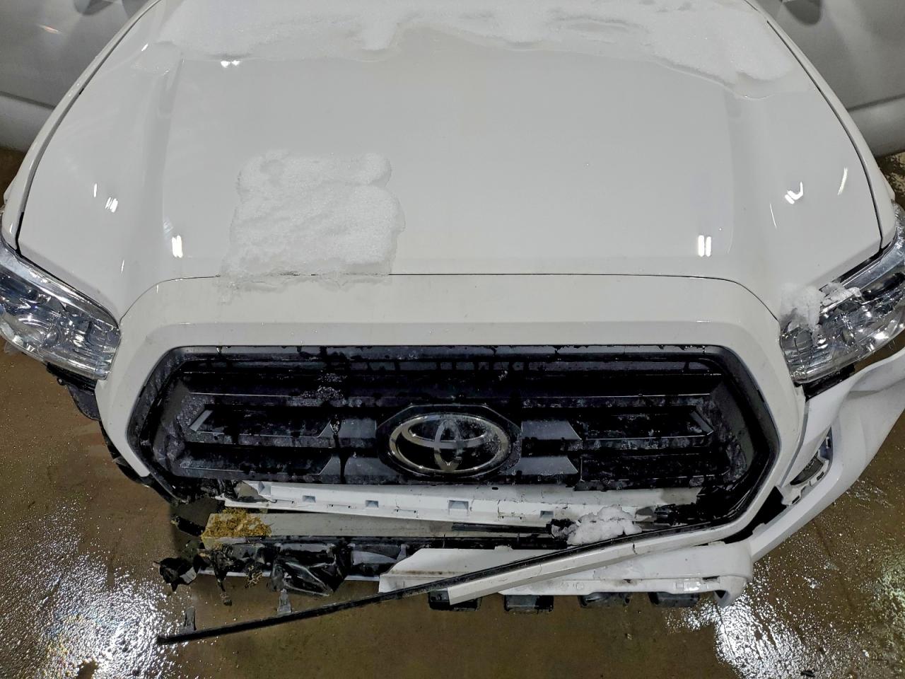 2022 TOYOTA TACOMA DOUBLE CAB photo 11