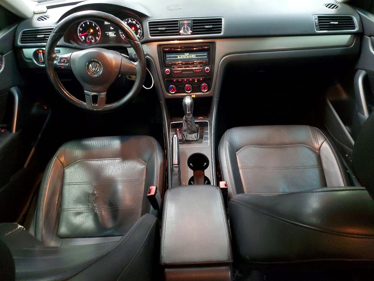 2014 VOLKSWAGEN PASSAT S photo 15