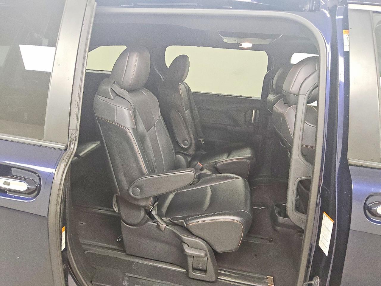 2021 TOYOTA SIENNA XSE photo 11