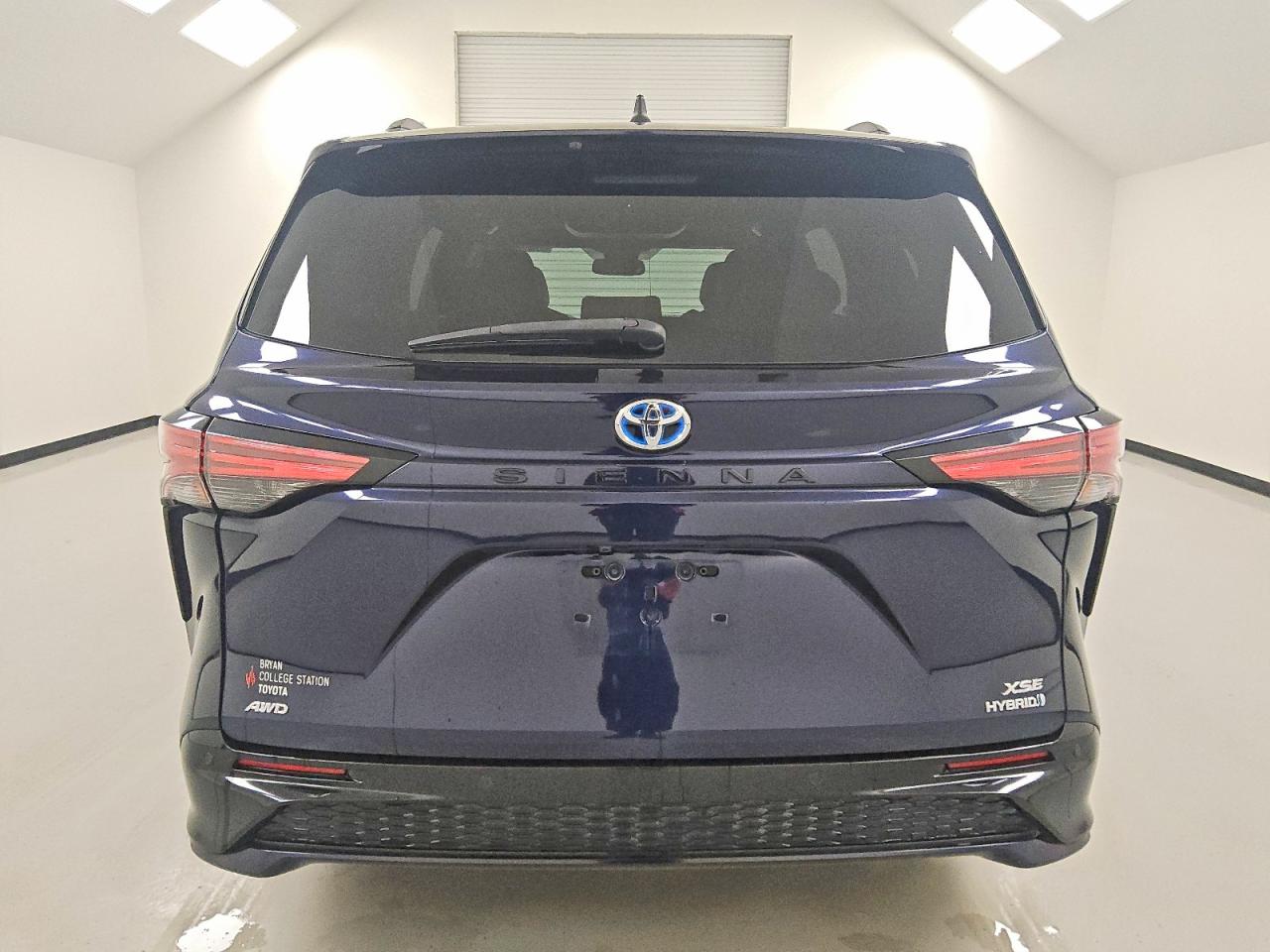 2021 TOYOTA SIENNA XSE photo 6