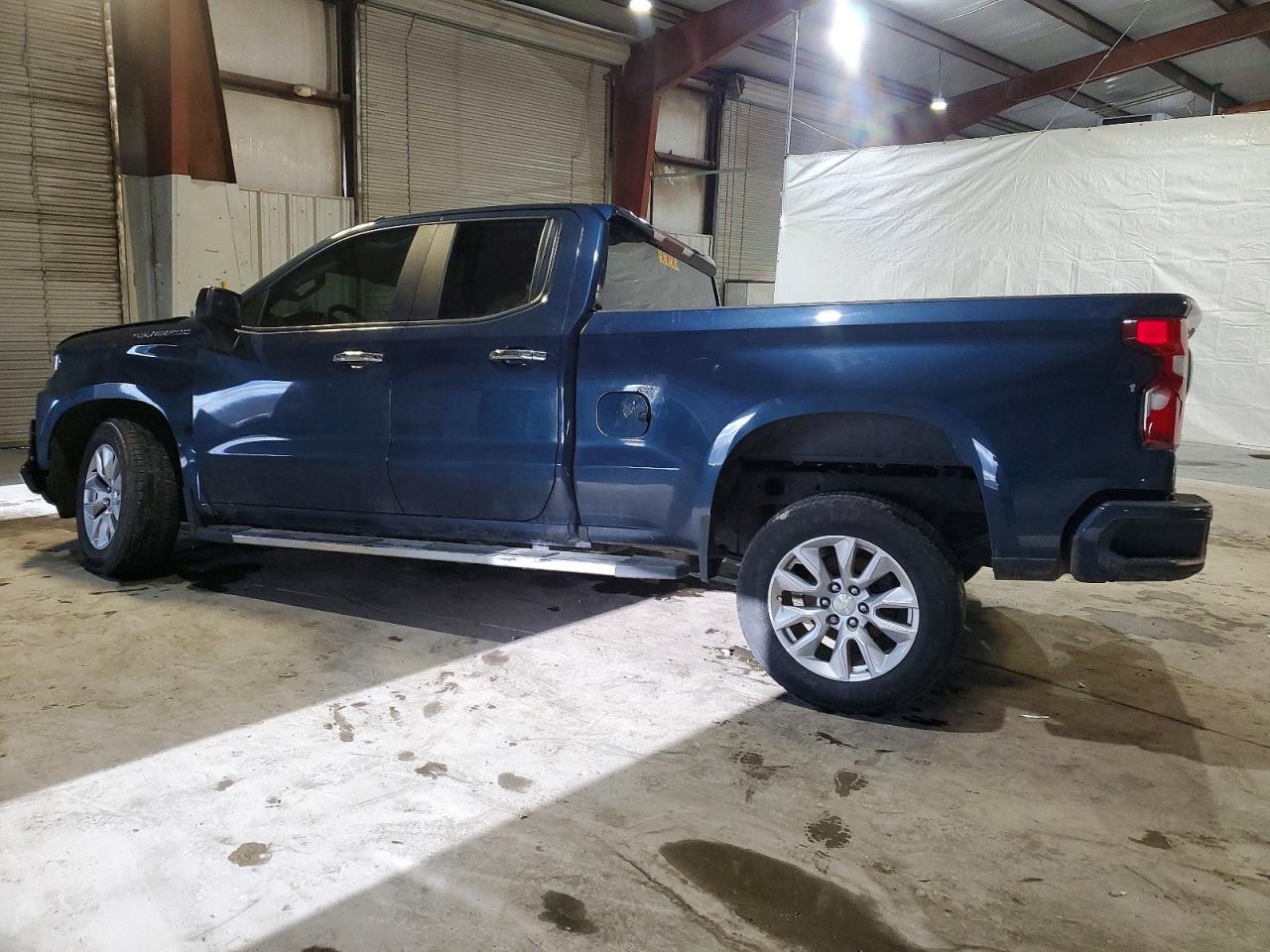 2020 CHEVROLET SILVERADO C1500 CUSTOM photo 2