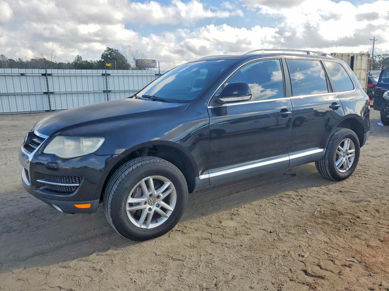 2010 VOLKSWAGEN TOUAREG