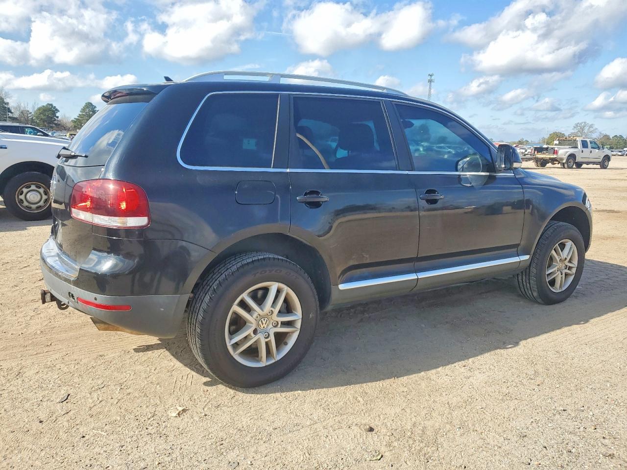 2010 VOLKSWAGEN TOUAREG V6 photo 3