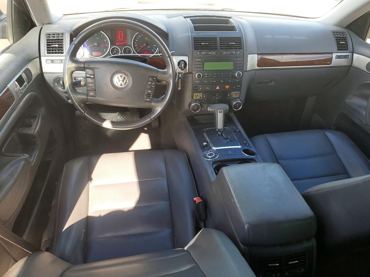 2010 VOLKSWAGEN TOUAREG V6 photo 8