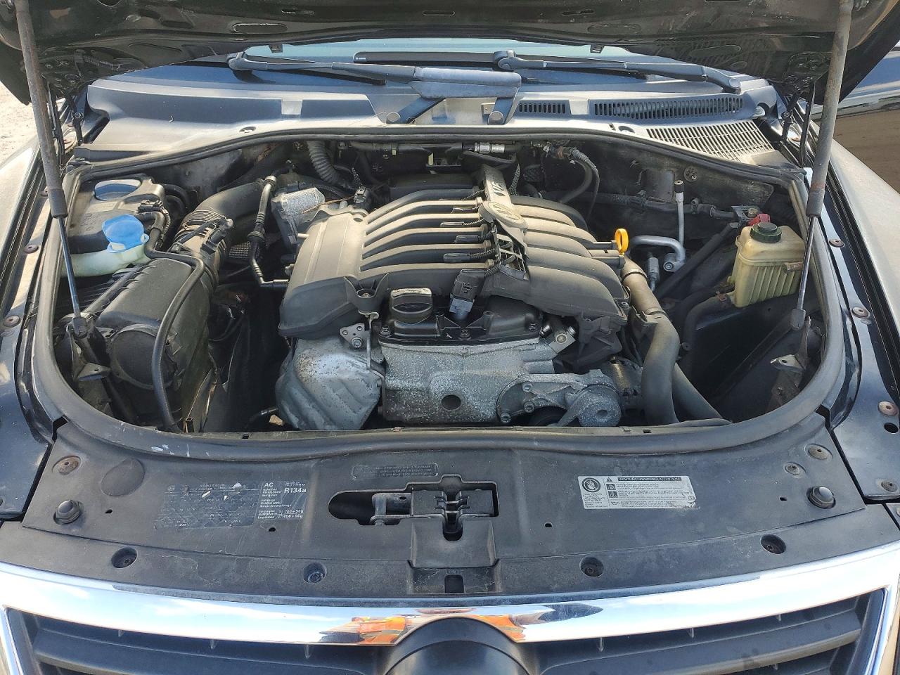 2010 VOLKSWAGEN TOUAREG V6 photo 12