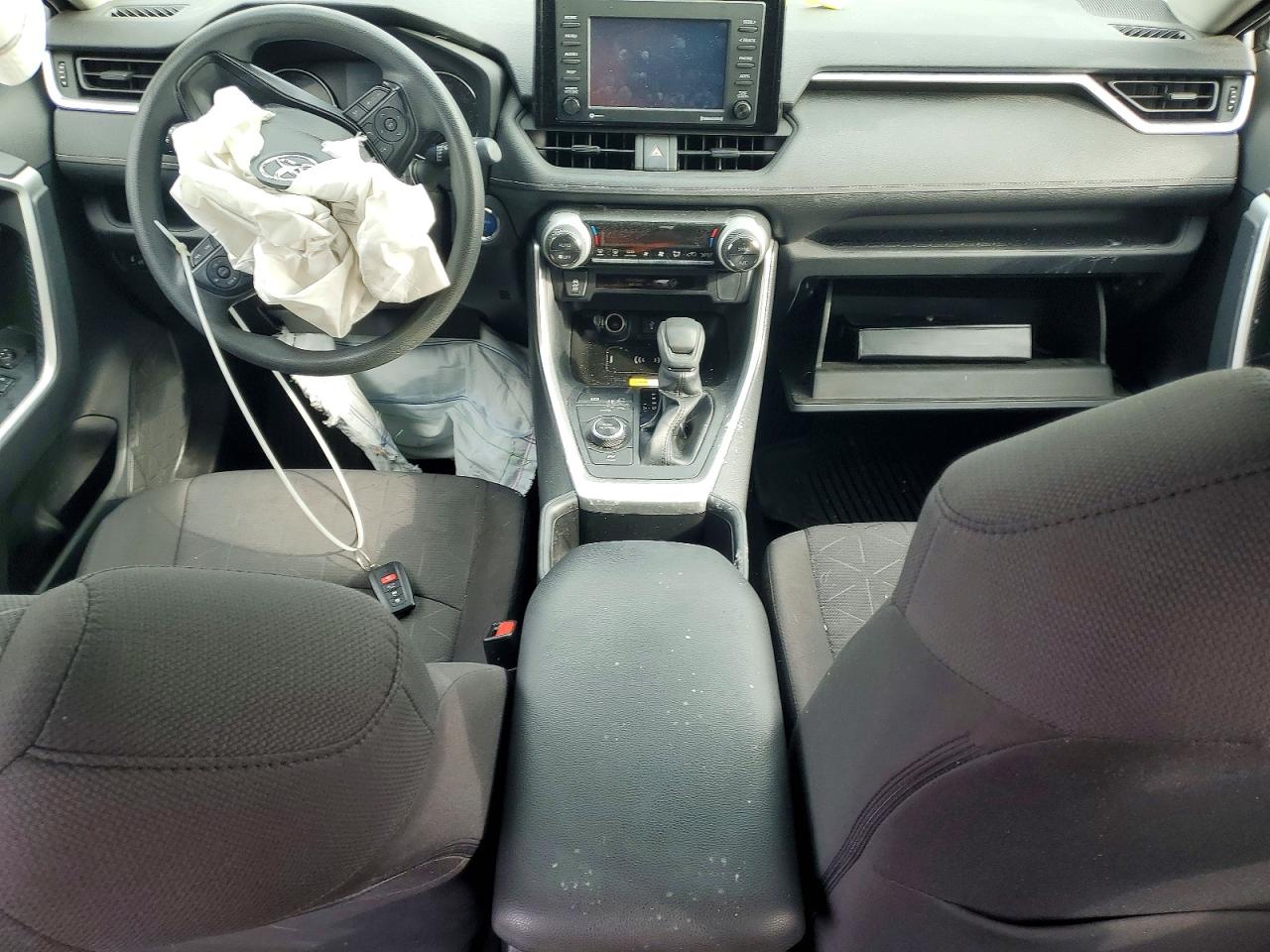 2022 TOYOTA RAV4 XLE photo 8