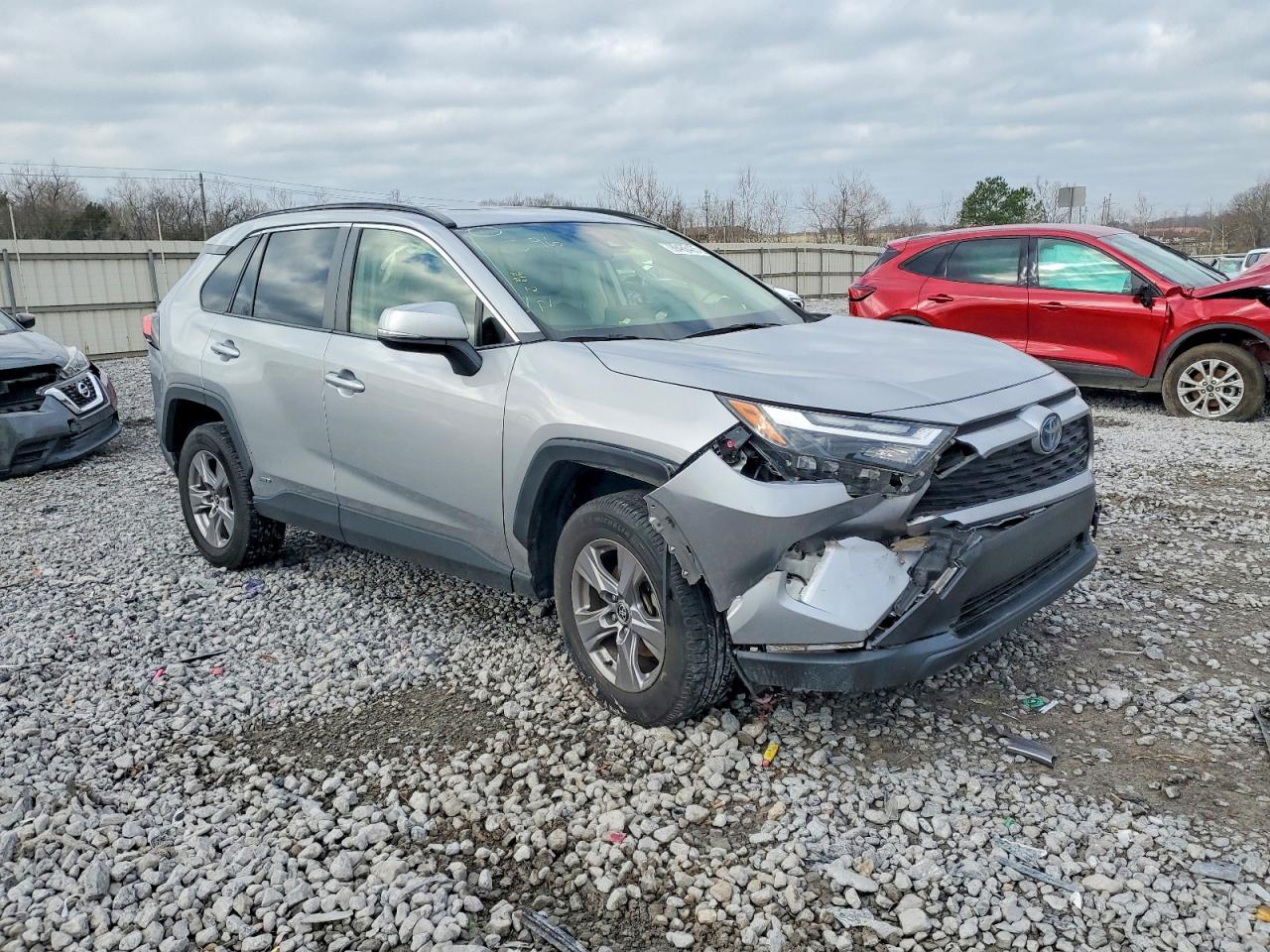 2022 TOYOTA RAV4 XLE photo 4