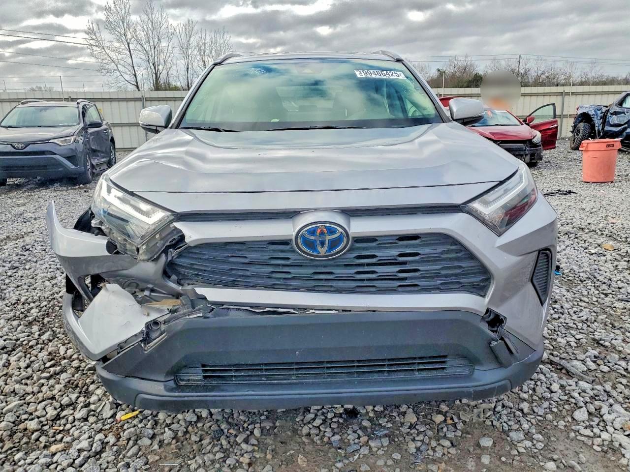 2022 TOYOTA RAV4 XLE photo 5
