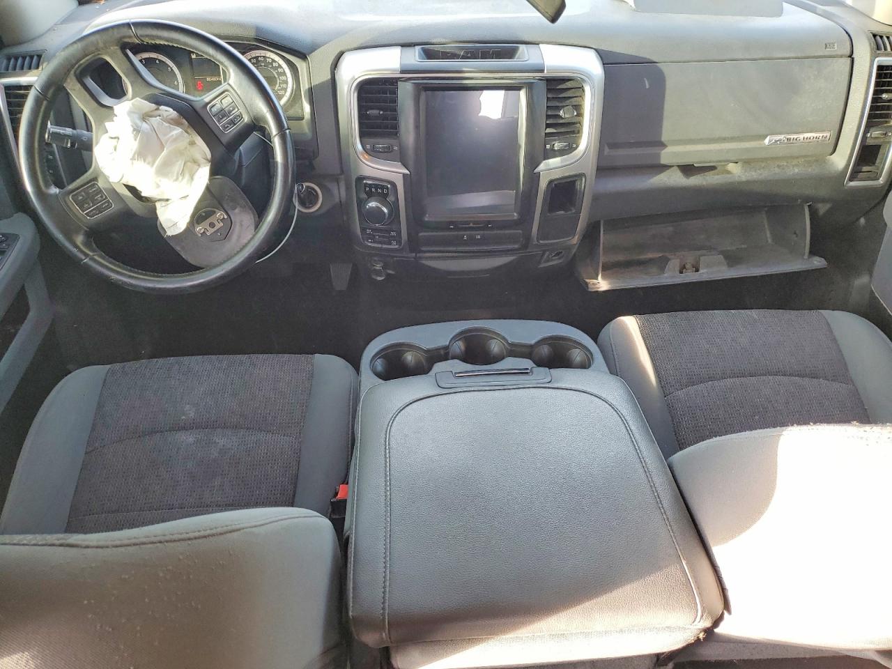 2016 RAM 1500 SLT photo 8