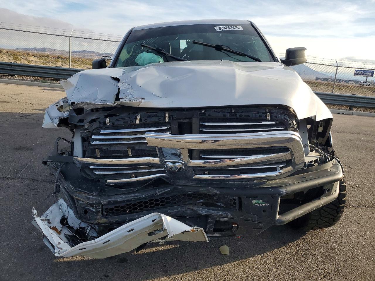 2016 RAM 1500 SLT photo 5