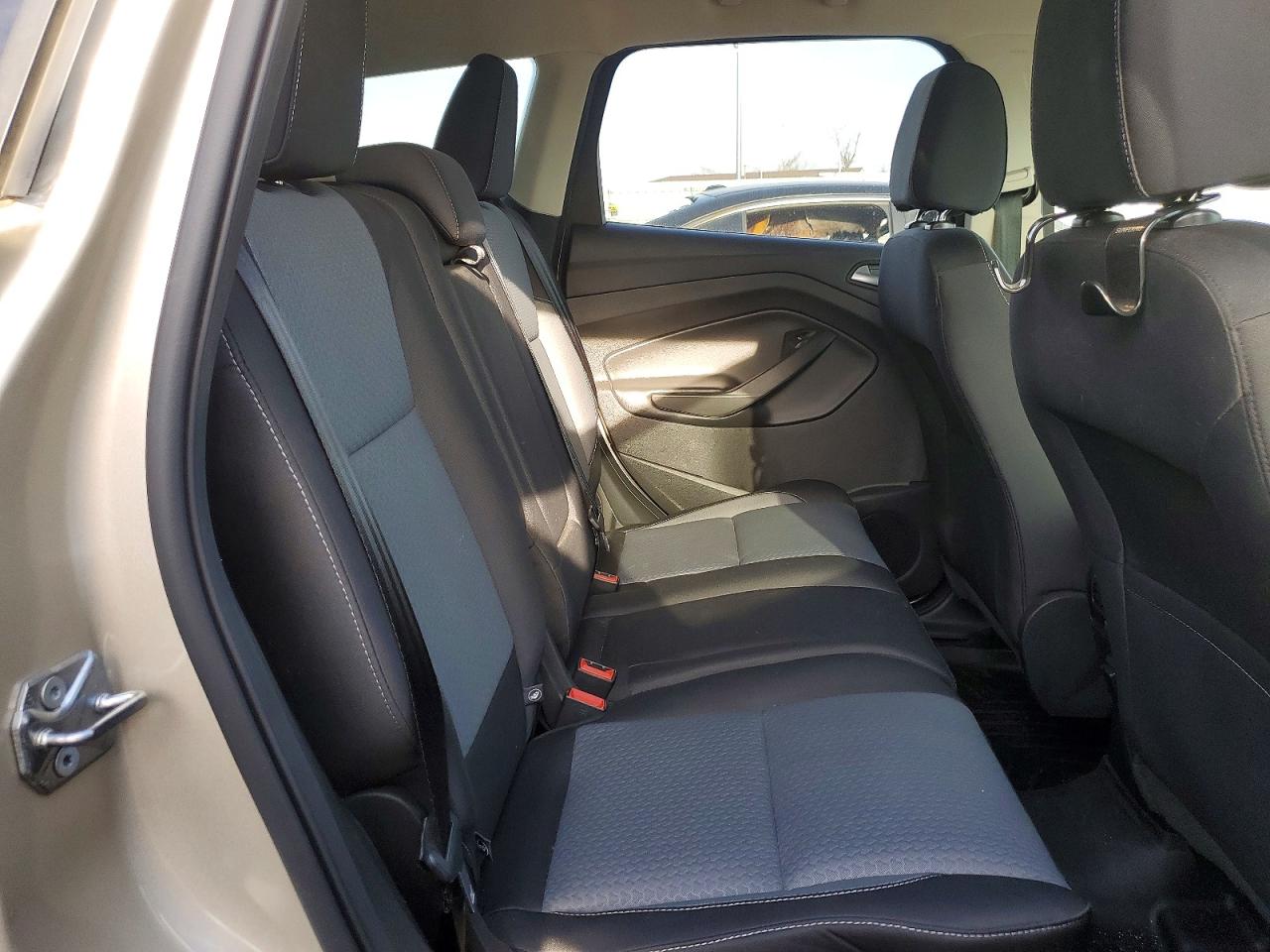 2017 FORD ESCAPE SE photo 10