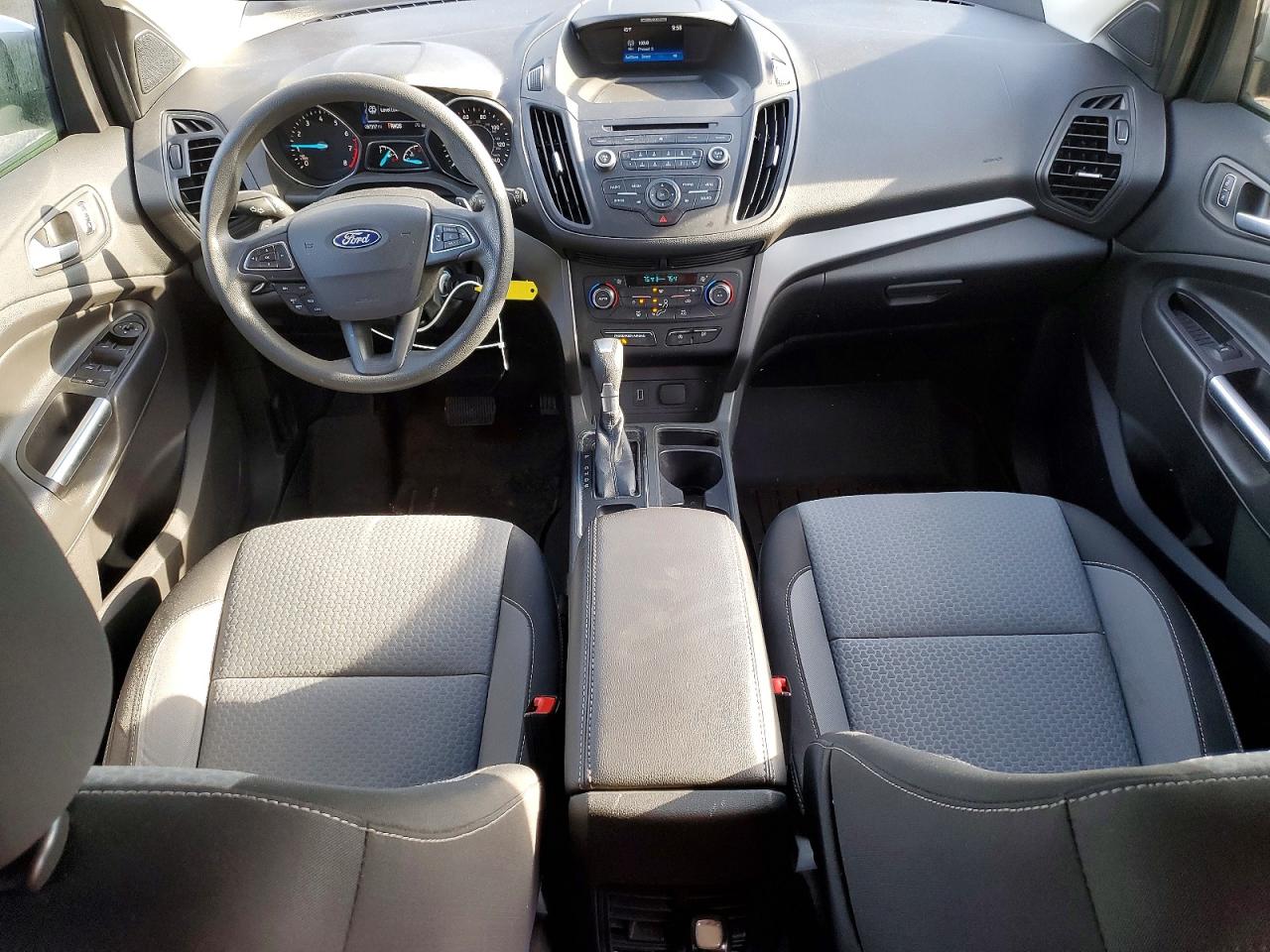 2017 FORD ESCAPE SE photo 8