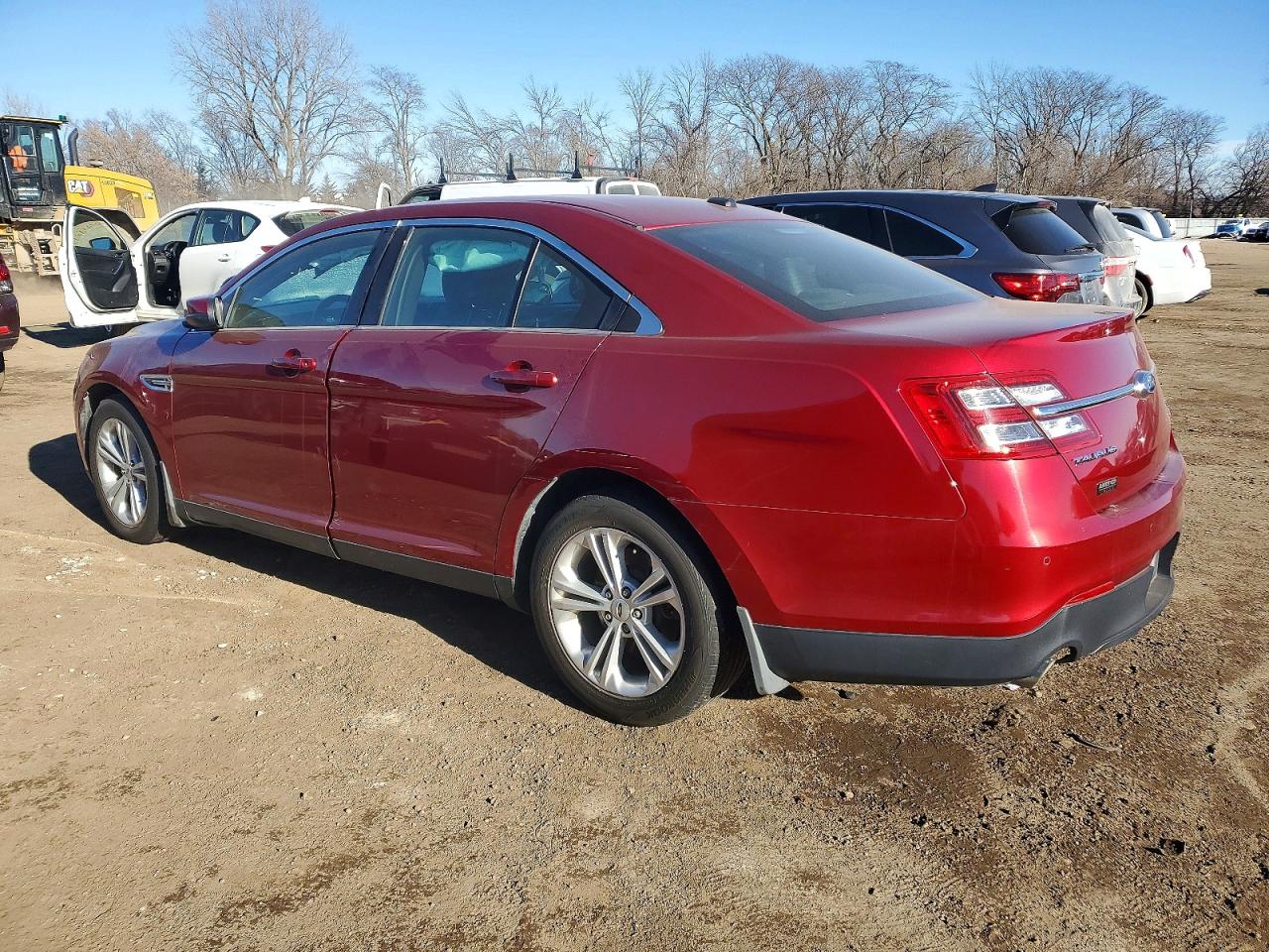 2015 FORD TAURUS SEL photo 2