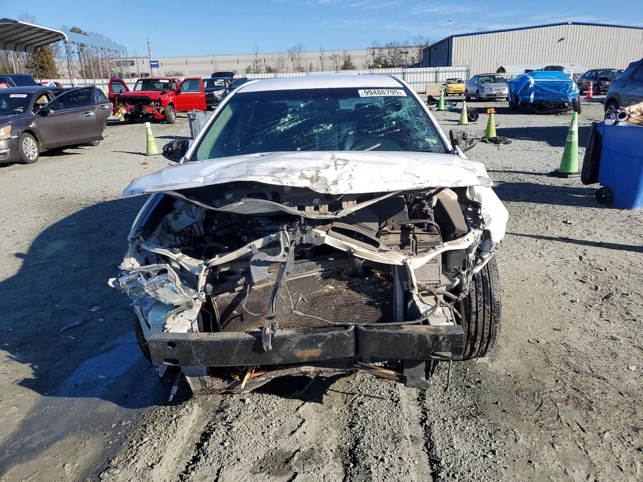 2013 TOYOTA CAMRY SE photo 5