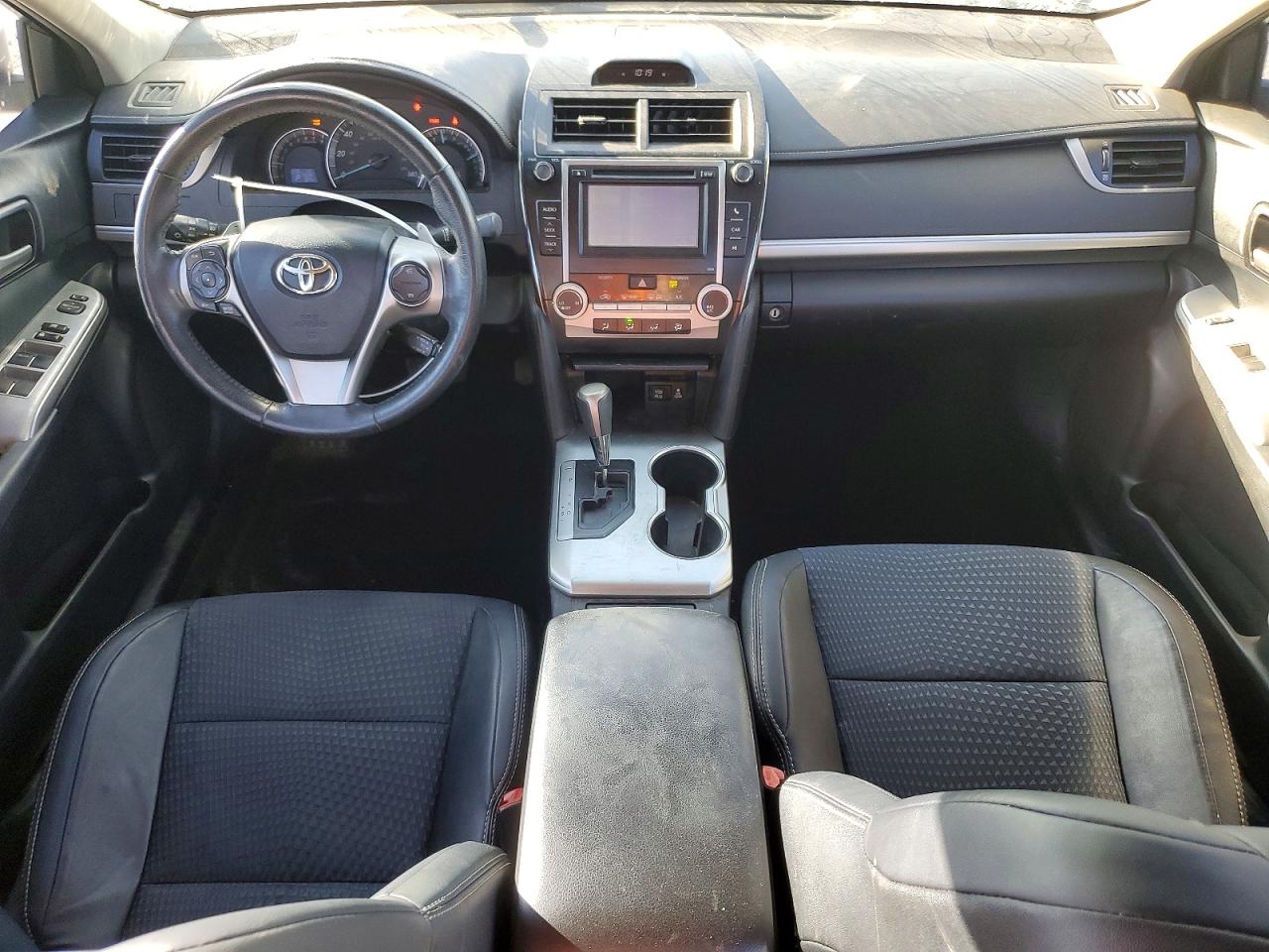 2013 TOYOTA CAMRY SE photo 8