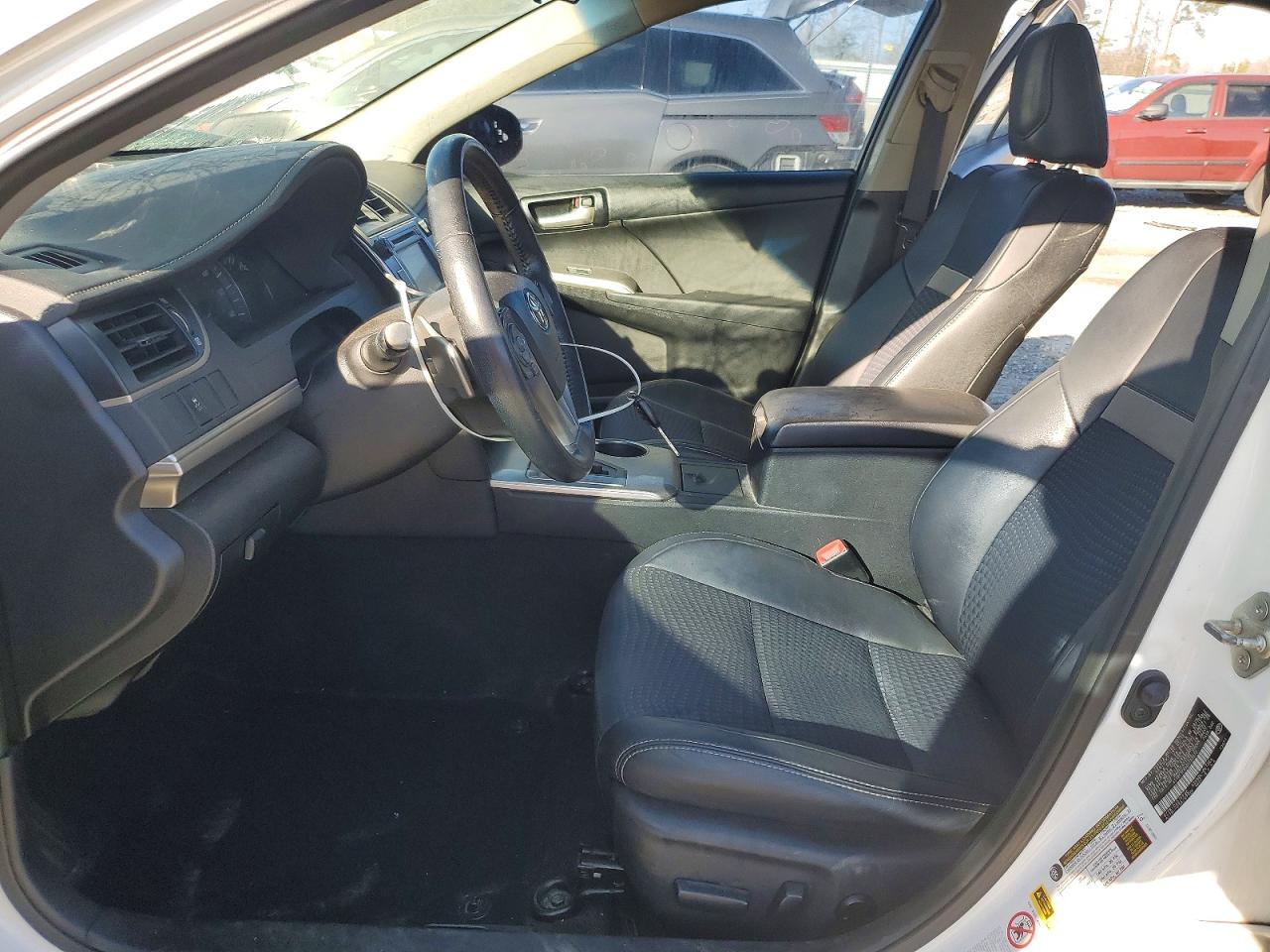 2013 TOYOTA CAMRY SE photo 7