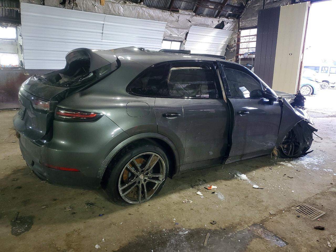 2020 PORSCHE CAYENNE photo 3