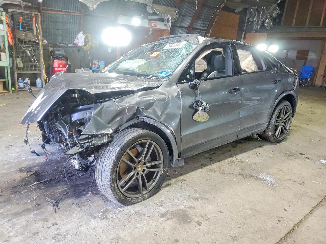 2020 PORSCHE CAYENNE