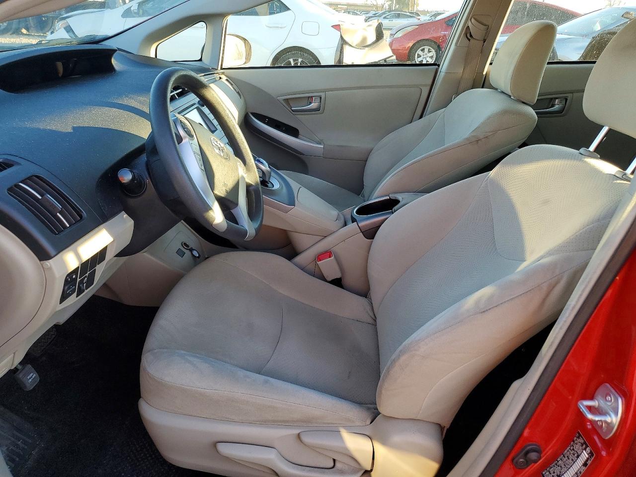 2013 TOYOTA PRIUS photo 7
