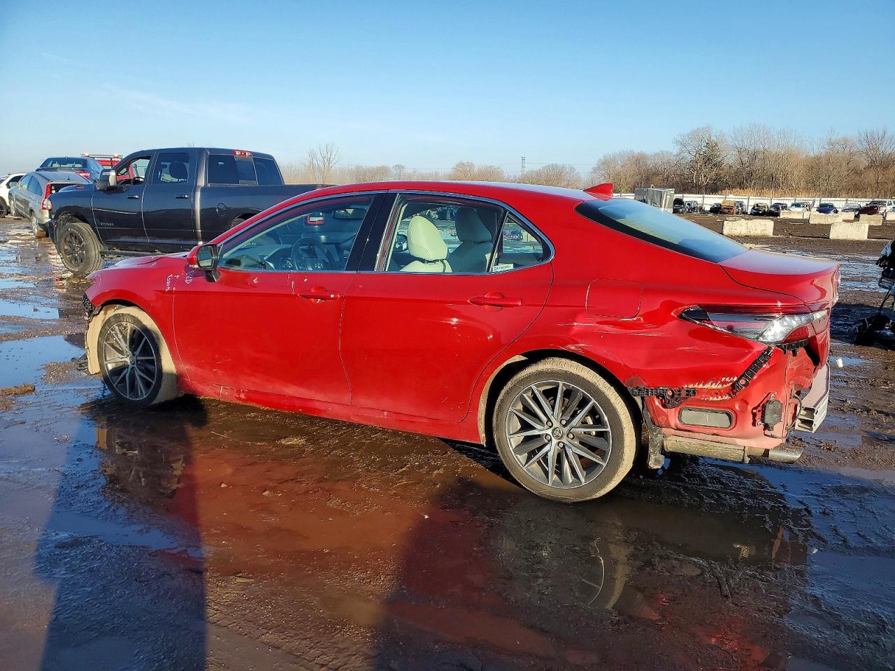 2023 TOYOTA CAMRY XLE photo 2