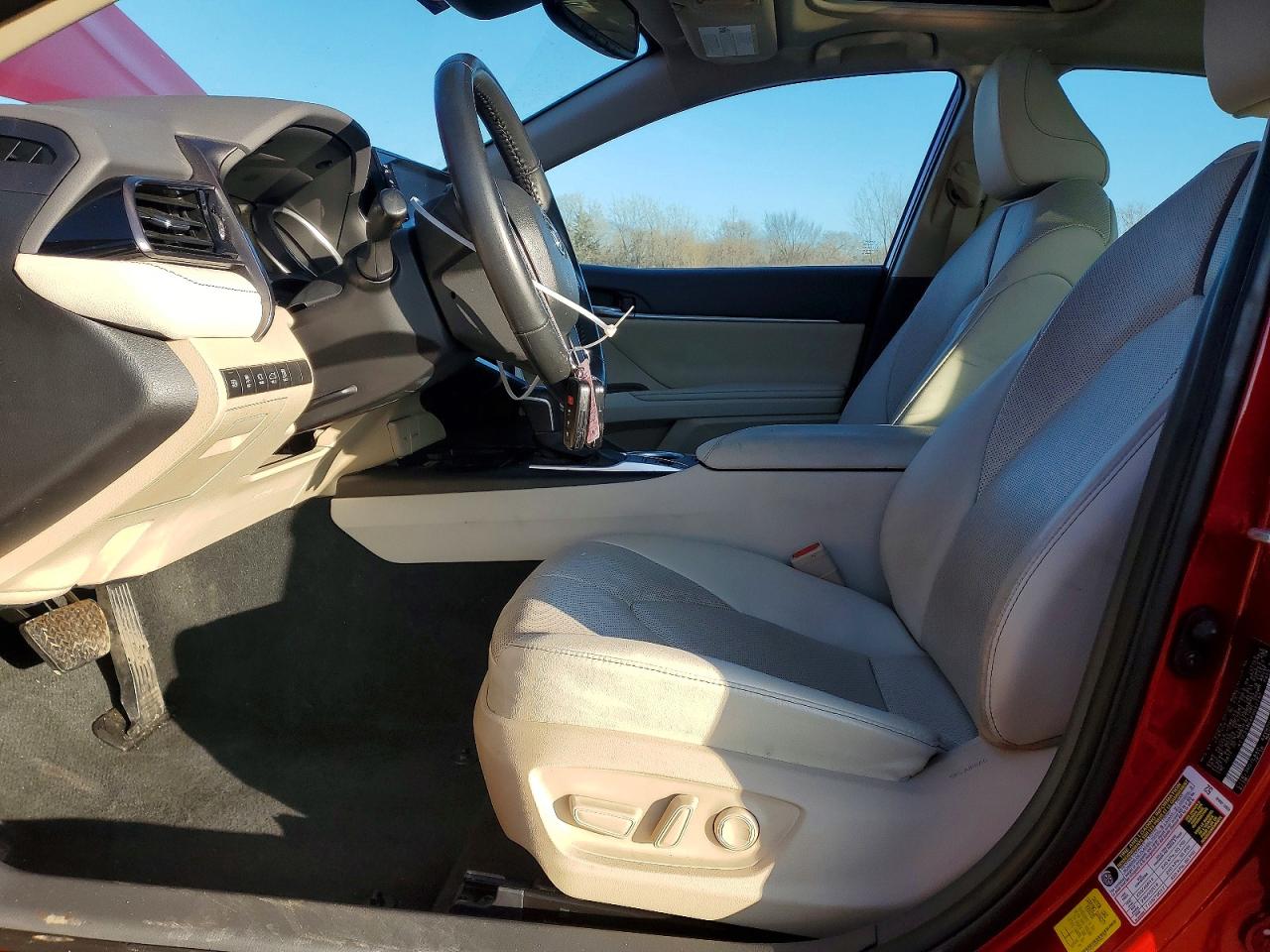 2023 TOYOTA CAMRY XLE photo 7