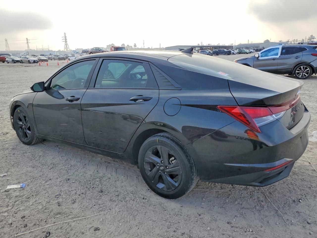 2021 HYUNDAI ELANTRA SEL photo 2
