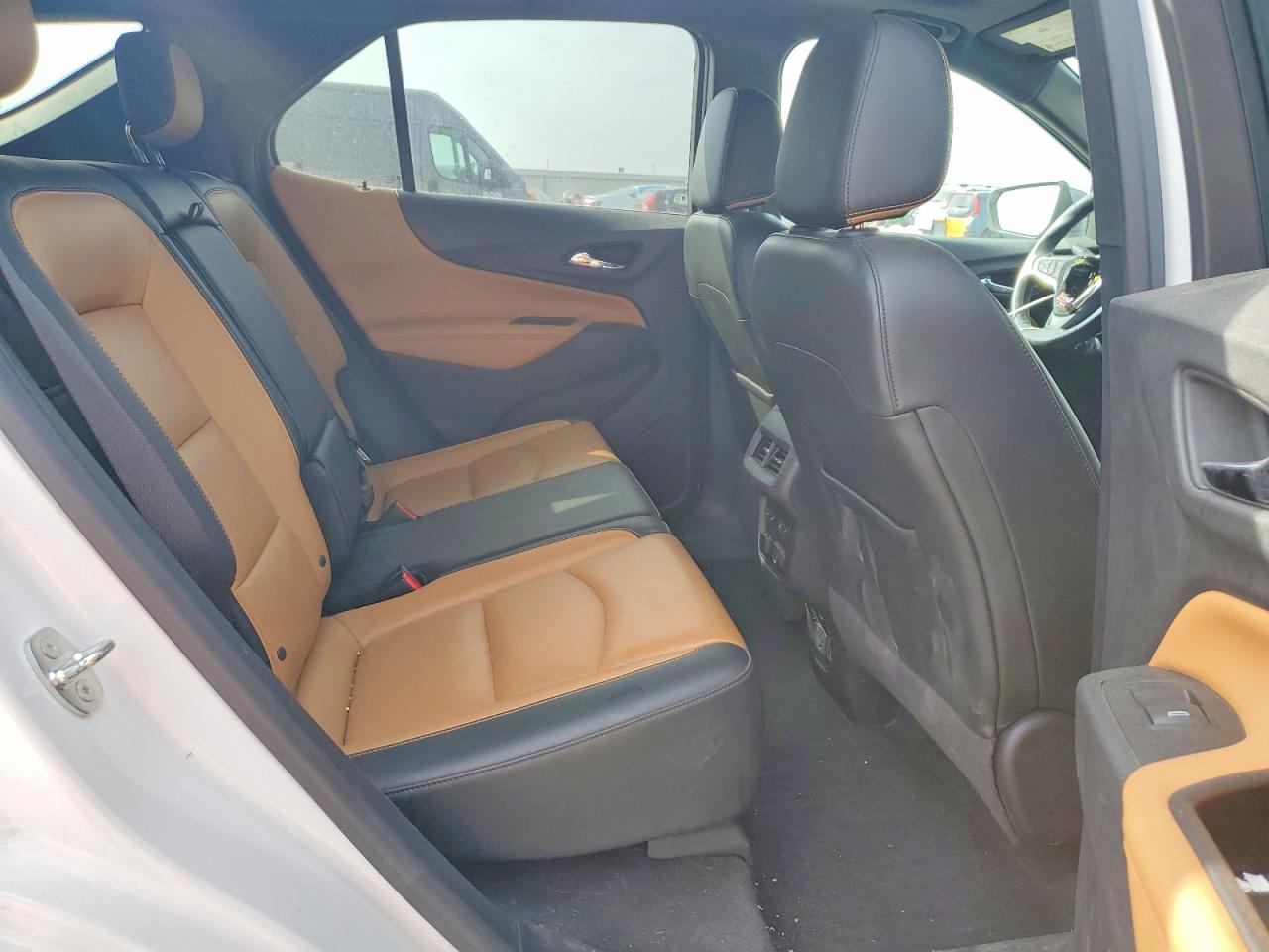 2018 CHEVROLET EQUINOX PREMIER photo 11