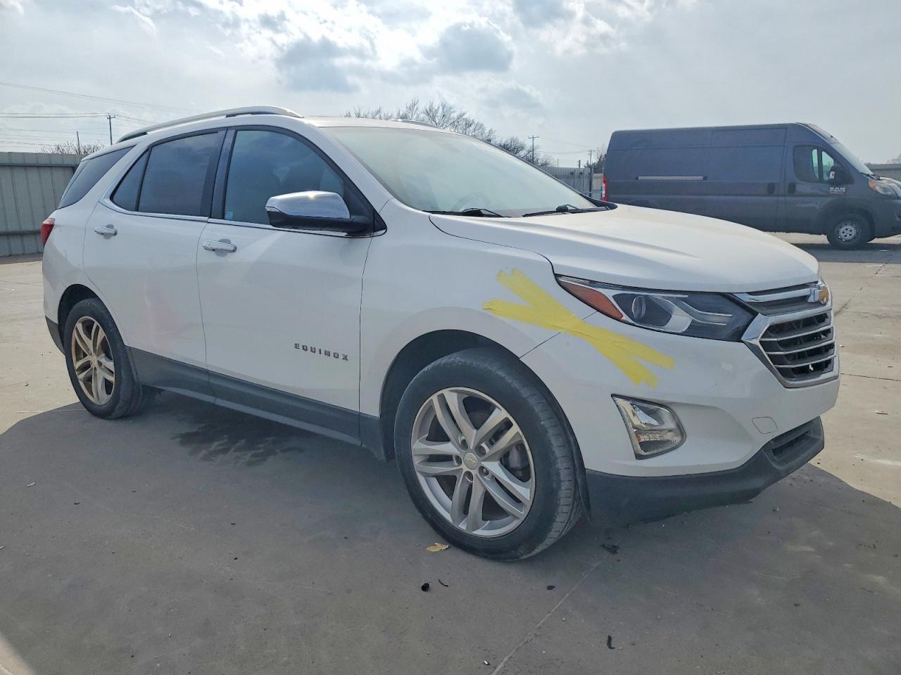 2018 CHEVROLET EQUINOX PREMIER photo 4