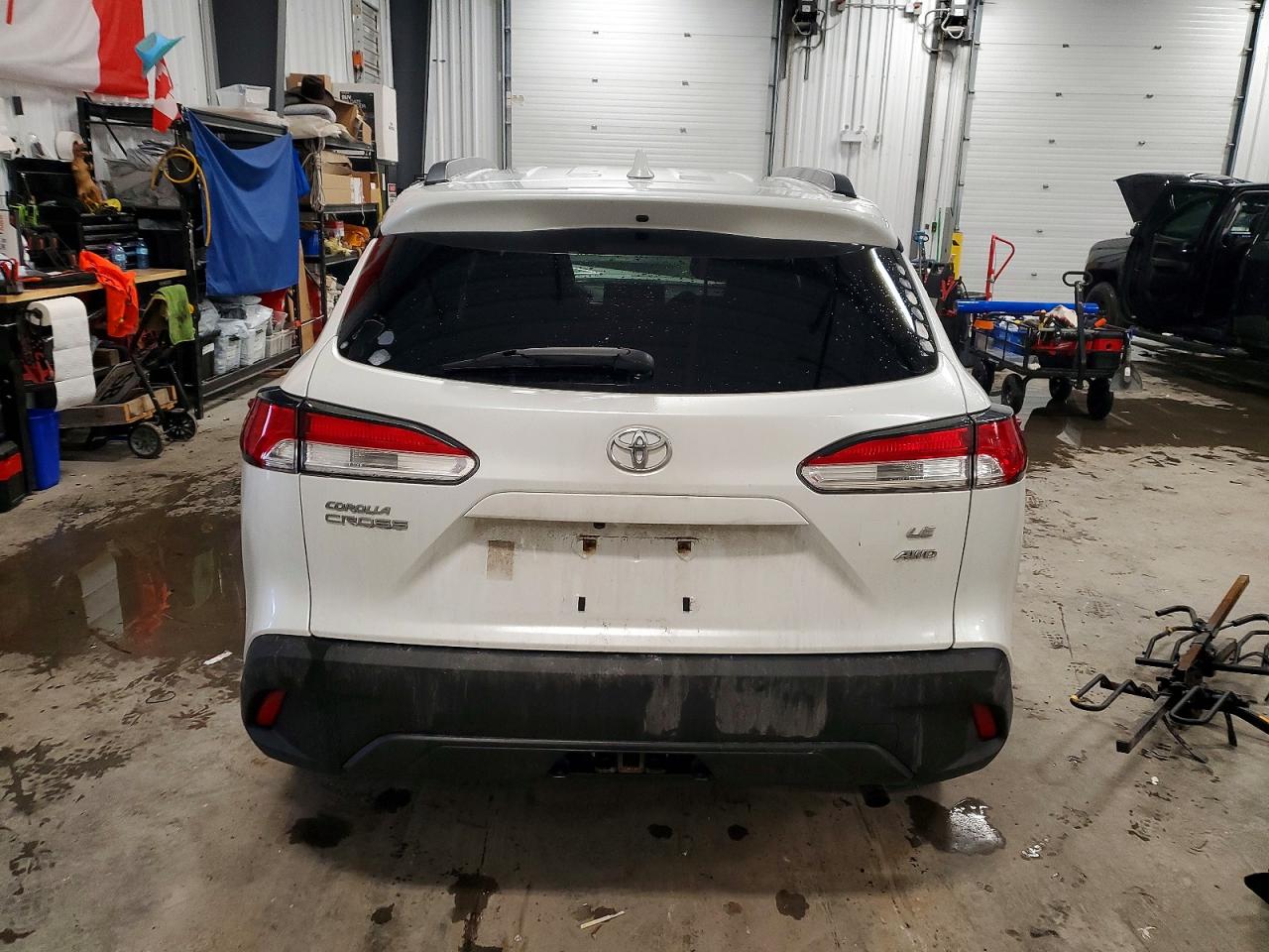 2022 TOYOTA COROLLA CROSS LE photo 6