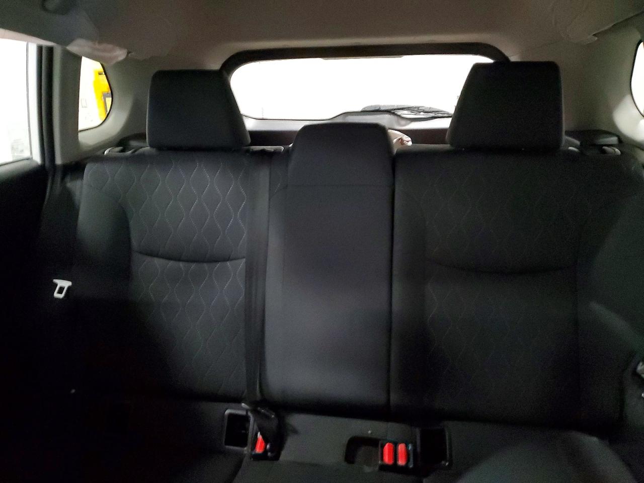 2022 TOYOTA COROLLA CROSS LE photo 10