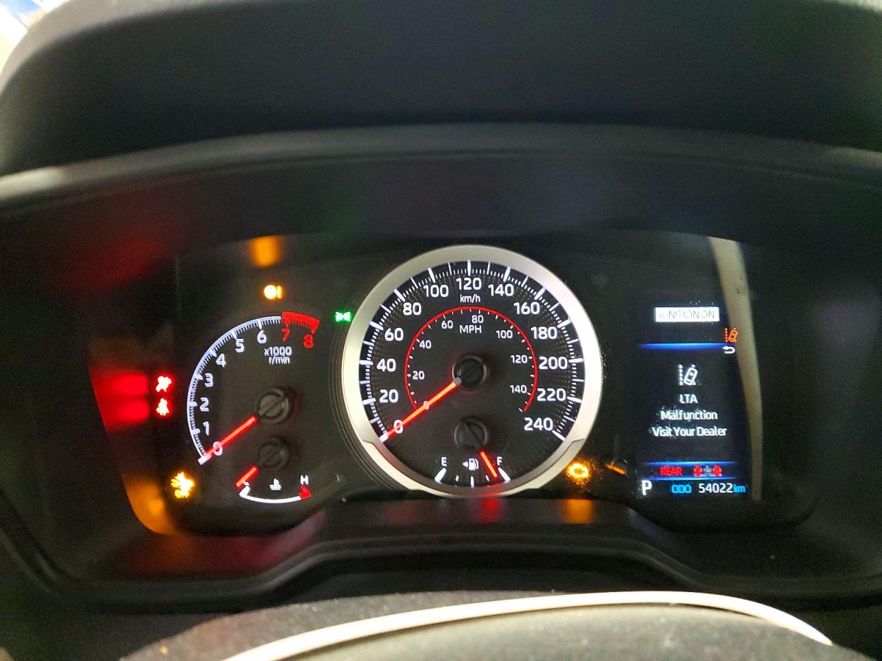 2022 TOYOTA COROLLA CROSS LE photo 9