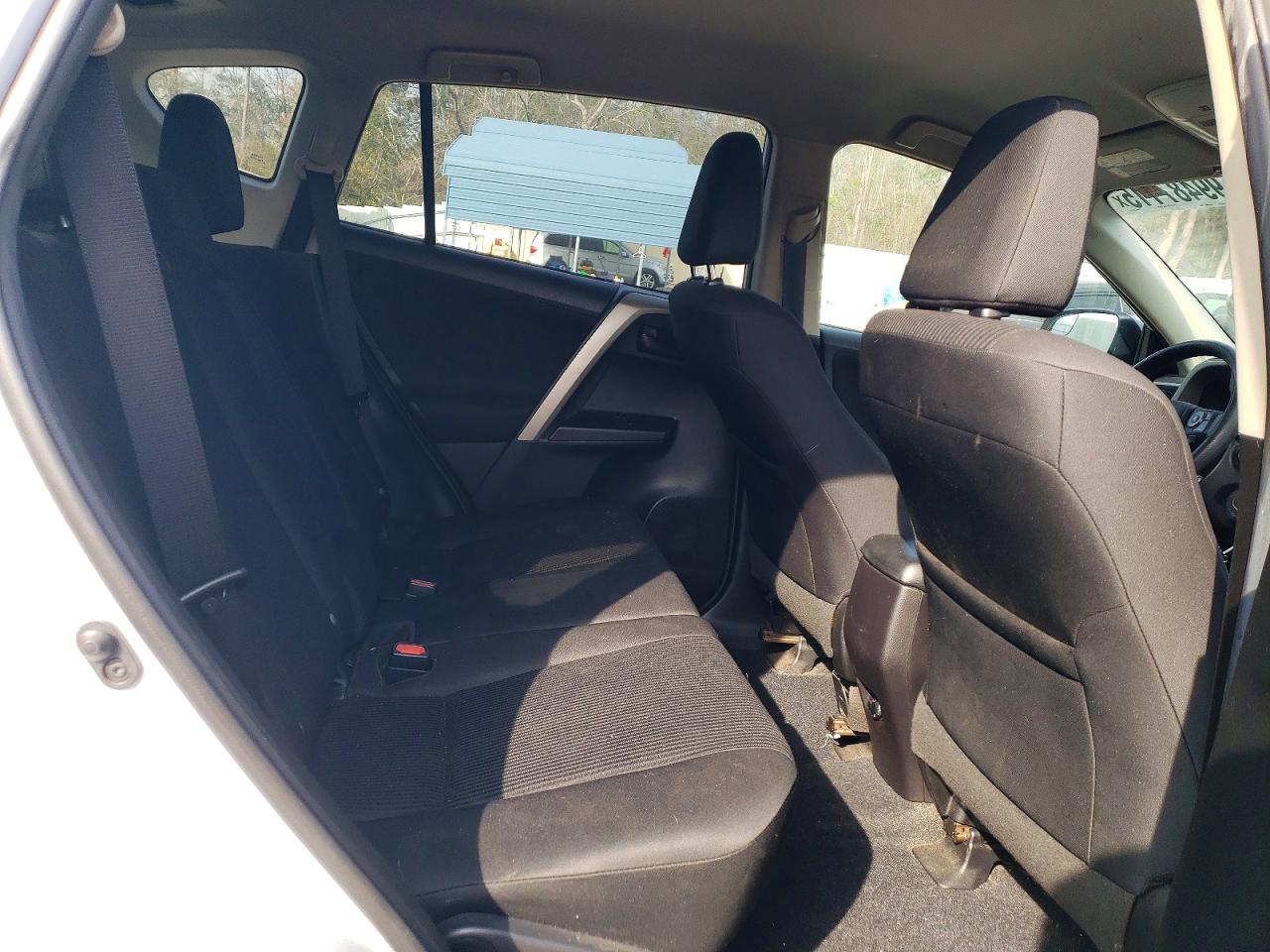 2018 TOYOTA RAV4 LE photo 11