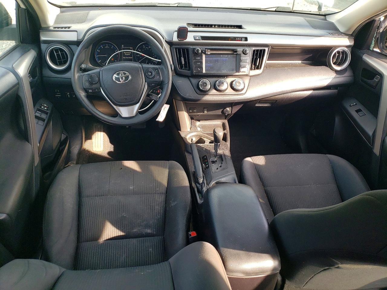 2018 TOYOTA RAV4 LE photo 8