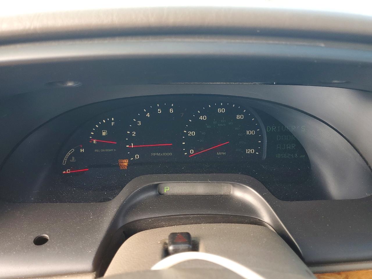 2002 LINCOLN CONTINENTAL photo 9
